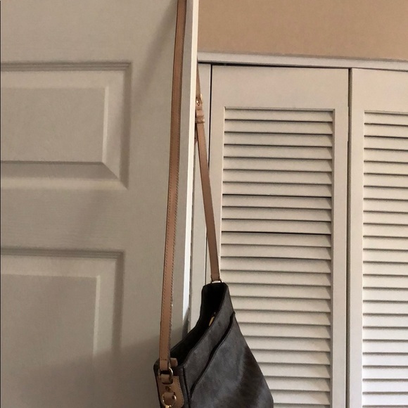 Michael Kors Brown Large Crossbody ⭐️MUST GO⭐️ - Picture 7 of 8